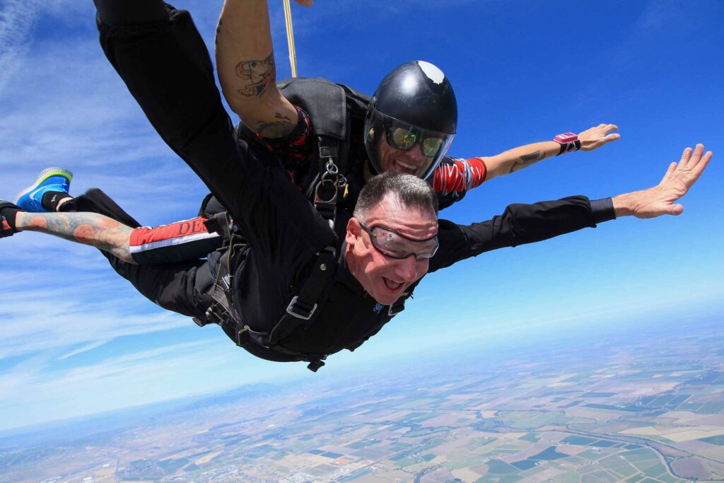 Quick Reference: Minimum Skydiving Ages in 2025