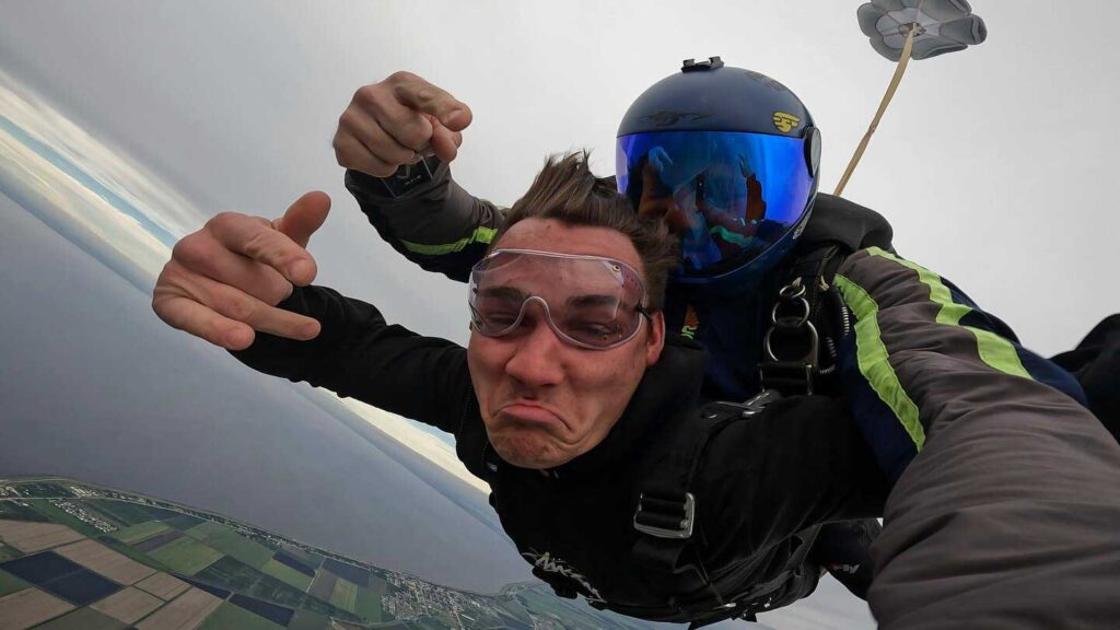 Why Is There a Weight Limit for Parachuting