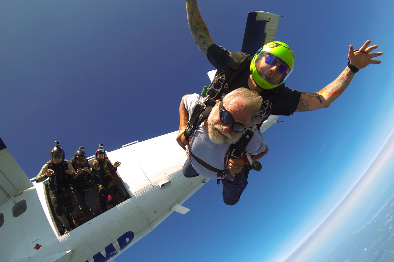 how old do you have to be to go skydiving​