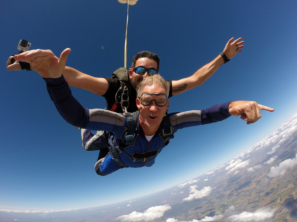 how old to skydive