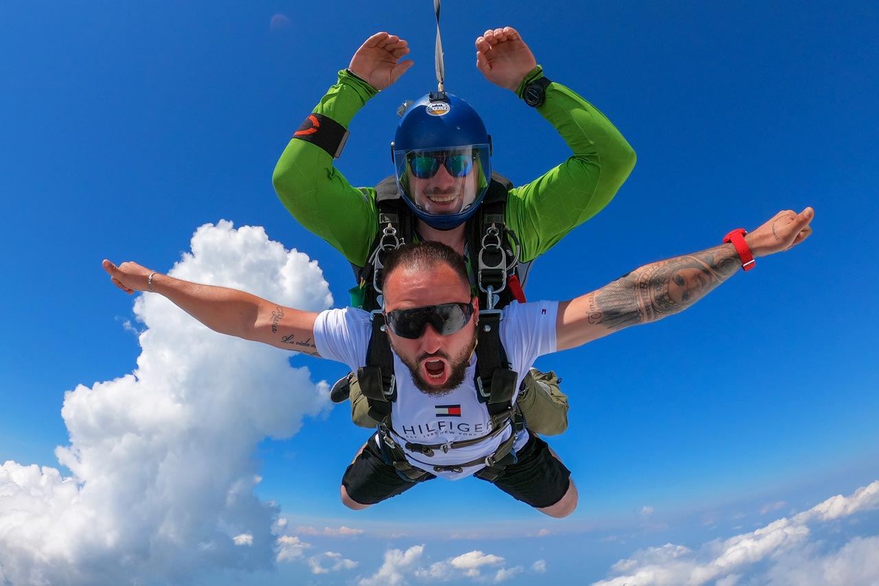 Skydiving Safety Briefing Explained for First-Timers