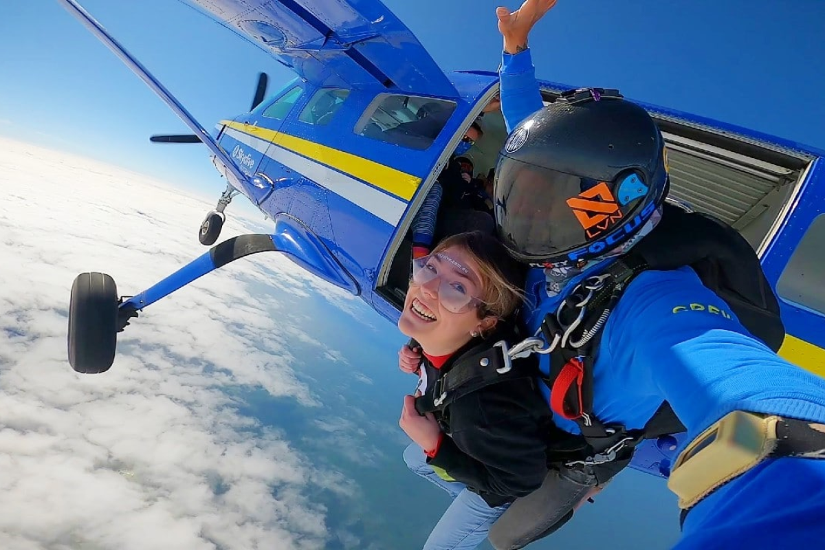 Tandem Skydiving Experience over Wollongong Beach