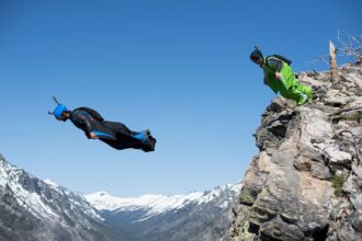 Skydiving vs Base Jumping Death Rate