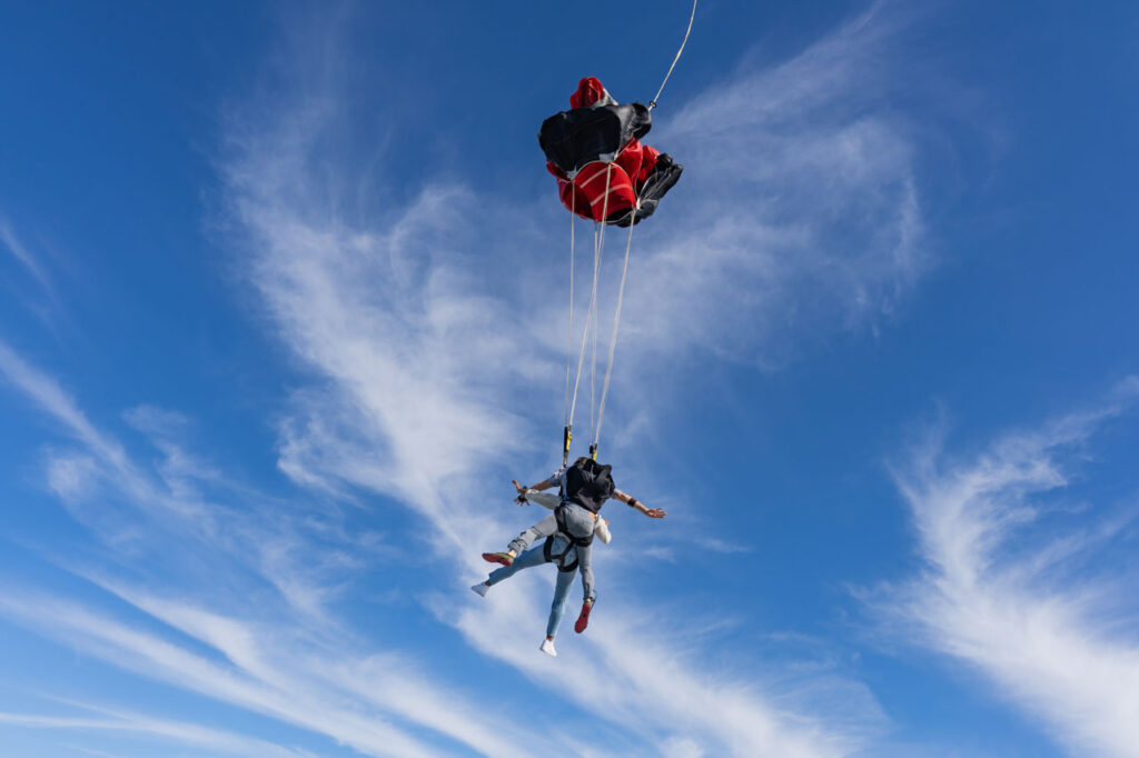 skydive chicago price parachute landing