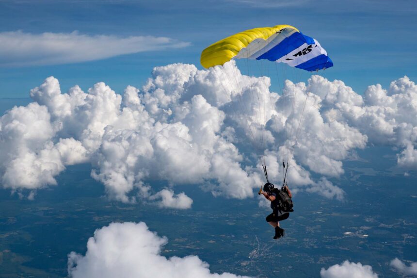skydiving parachute