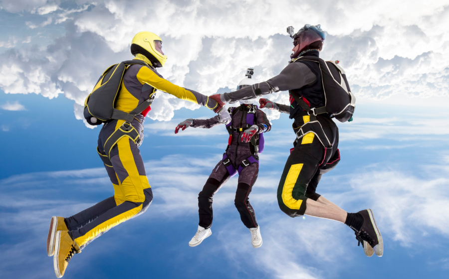 What to Wear Skydiving: Complete Clothing Guide for Every Season