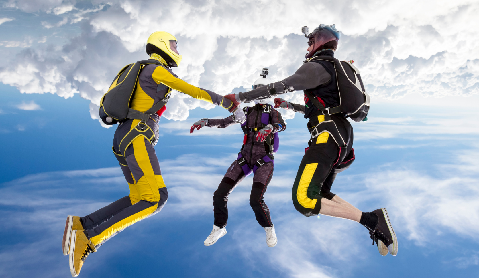 What to Wear Skydiving: Complete Clothing Guide for Every Season